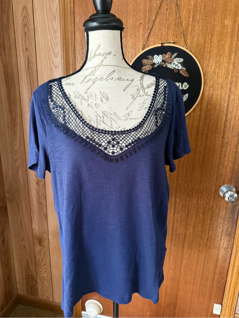 Old Navy Navy Scoop Neck Tee with Crochet Trim